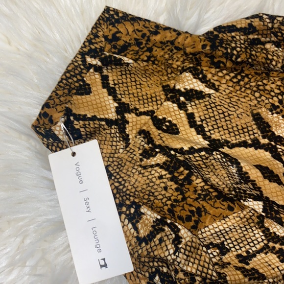 Vogue Sexy Lounge - Picture 2 of 3